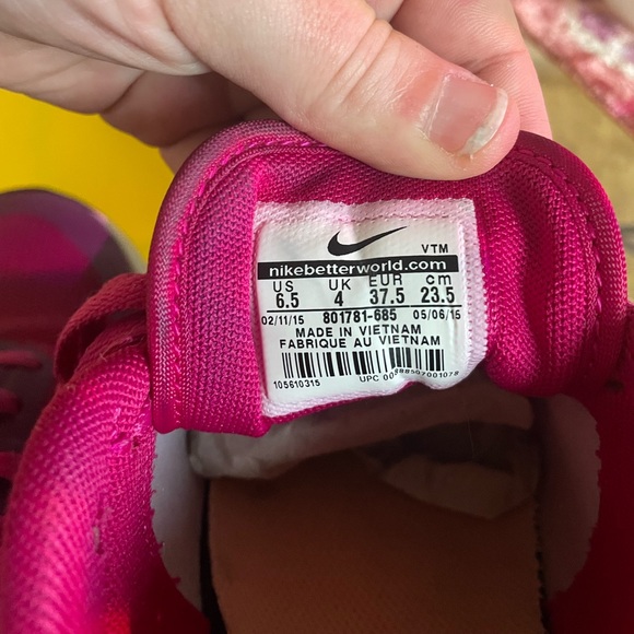 Nike sneakers! Women’s 6.5. Pink/ peach/ purple with suede back heel! - Picture 3 of 6